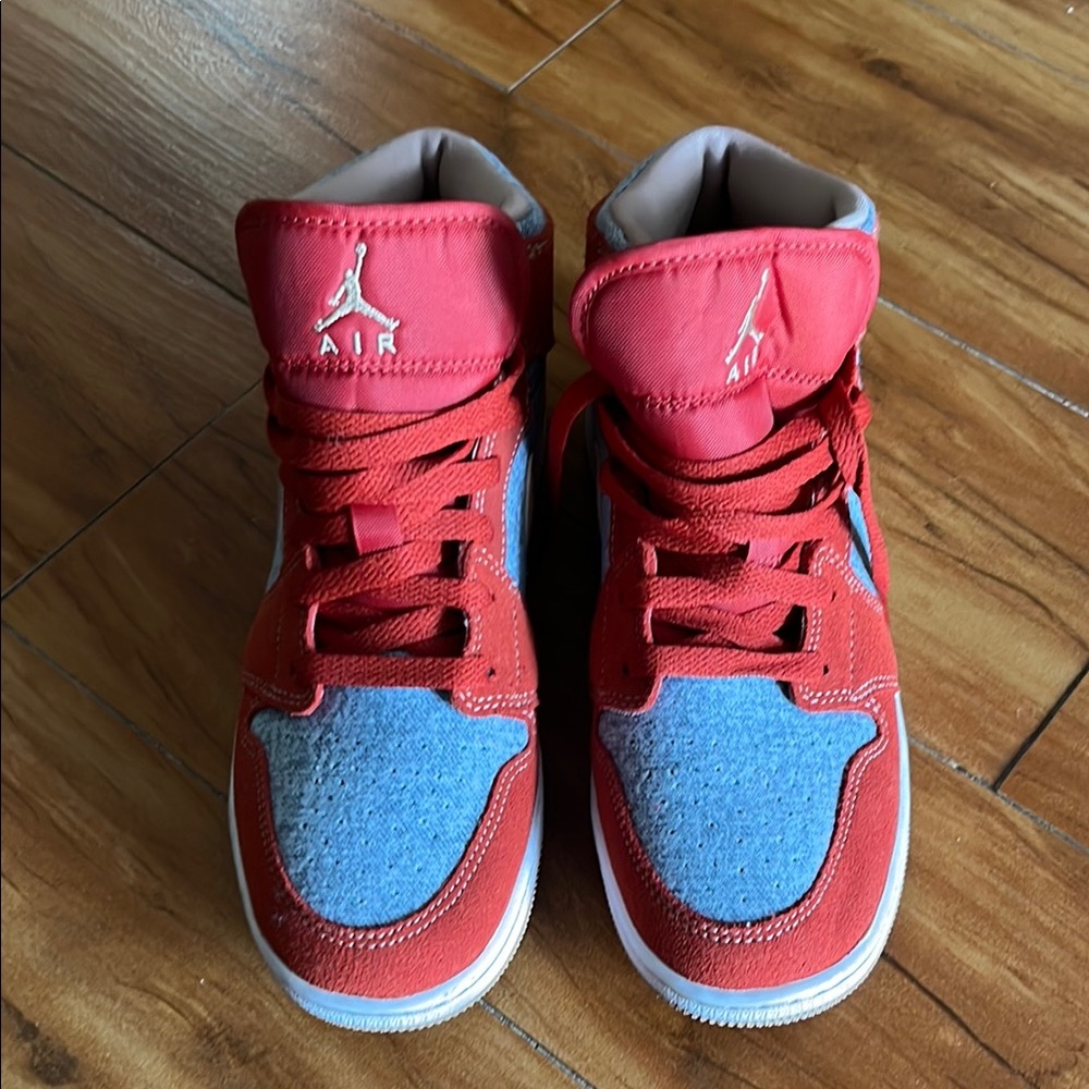 Jordans High-top sneakers
